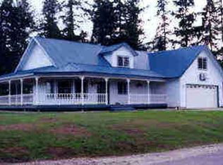 321 Krystal Loop Dr, Sagle, ID 83860