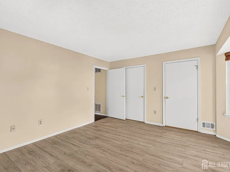 4006 Crawford Ct — Photo 12