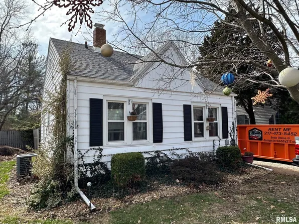 7 Pine Pl, Jacksonville, IL 62650