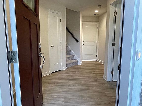 2nd image of 2888 Rayfield Ave