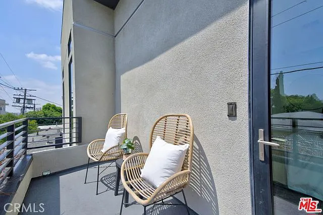1204 N Orange Grove Ave — Photo 18