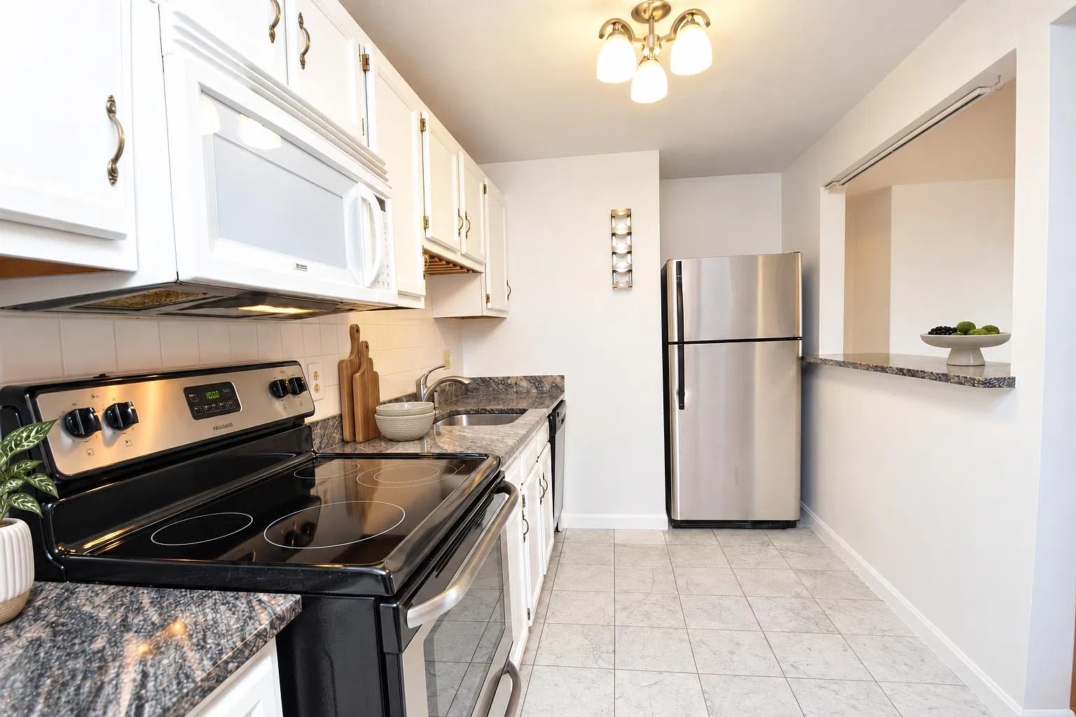 135 Inman St — Photo 4