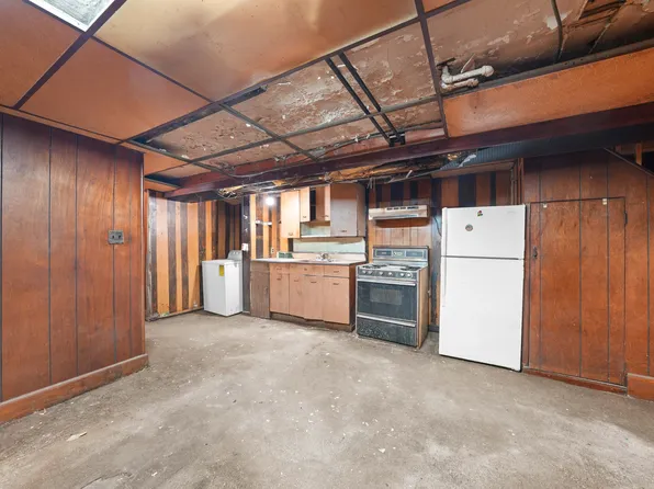 167 32nd Street image 9 of 17