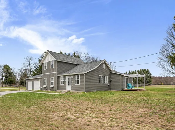 11850 S Us Highway 31, Interlochen, MI 49643