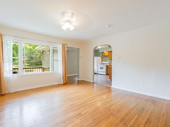 3rd image of 3801 Elmdale Ave
