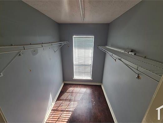 3rd image of 3661 Horseshoe Cir