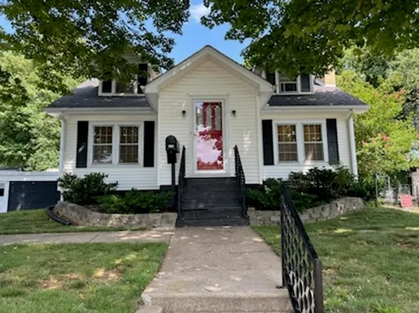 210 N 6th St, Scottsville, KY 42164