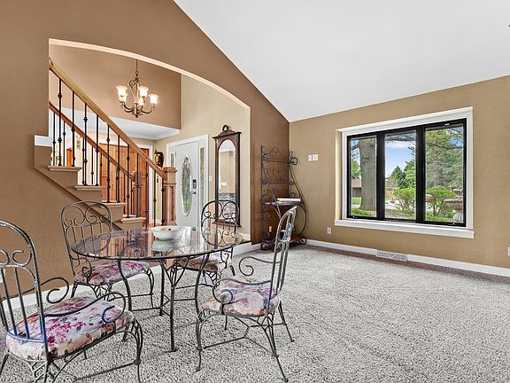 5th image of 113 Whisperwood Ln