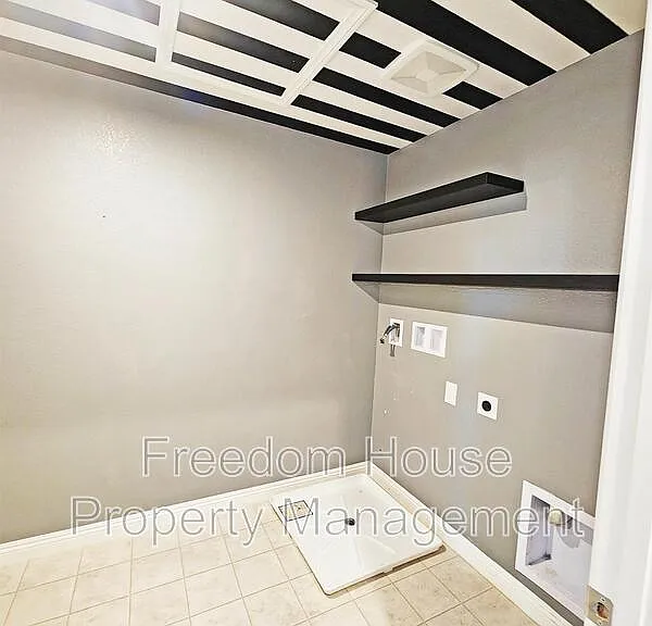 3821 E Weld Ave — Photo 25