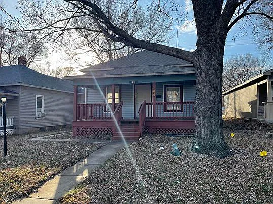 2 bed, 937 sqft, $900 — Photo 2