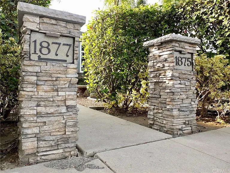 1877 San Francisco Ave #A — Photo 1