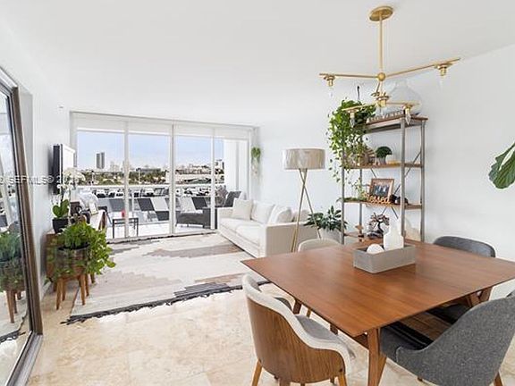 3rd image of 1800 Sunset Harbour Dr #809