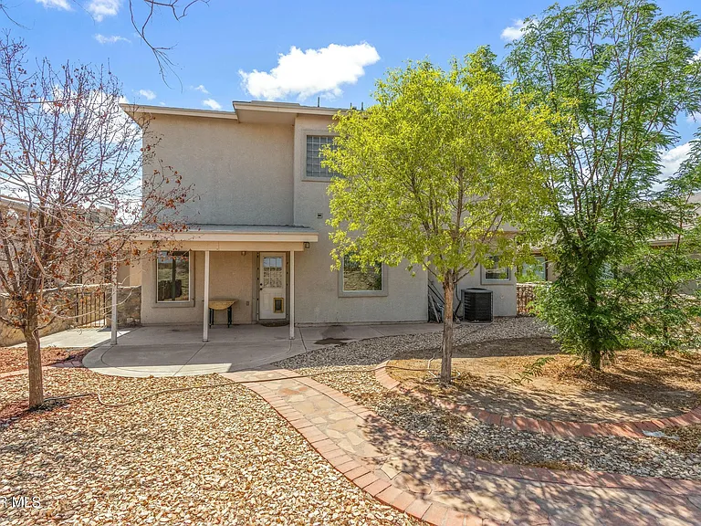 2120 Shreya St — Photo 15