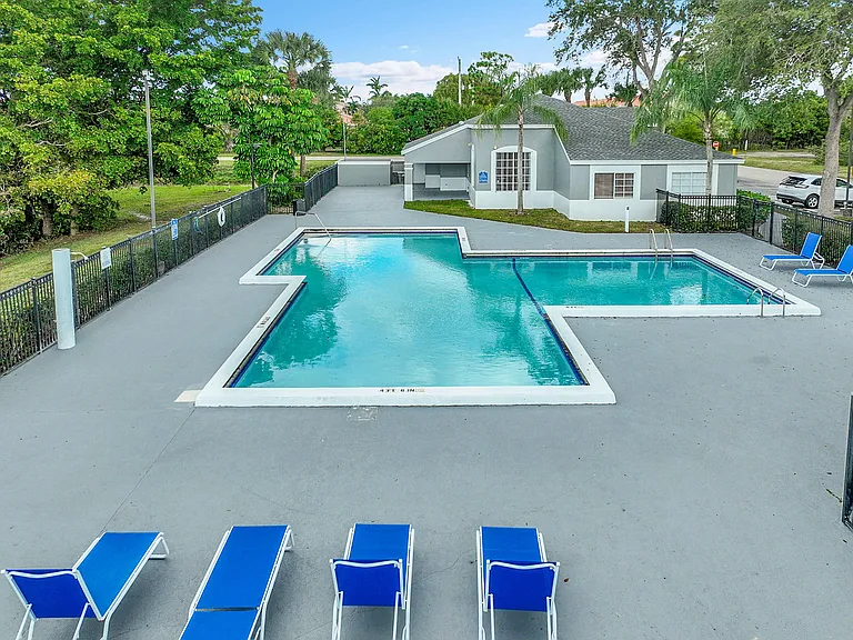 1139 Lake Terry Dr #A — Photo 2