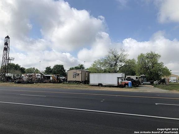 2nd image of 6277 Us Highway 87 W