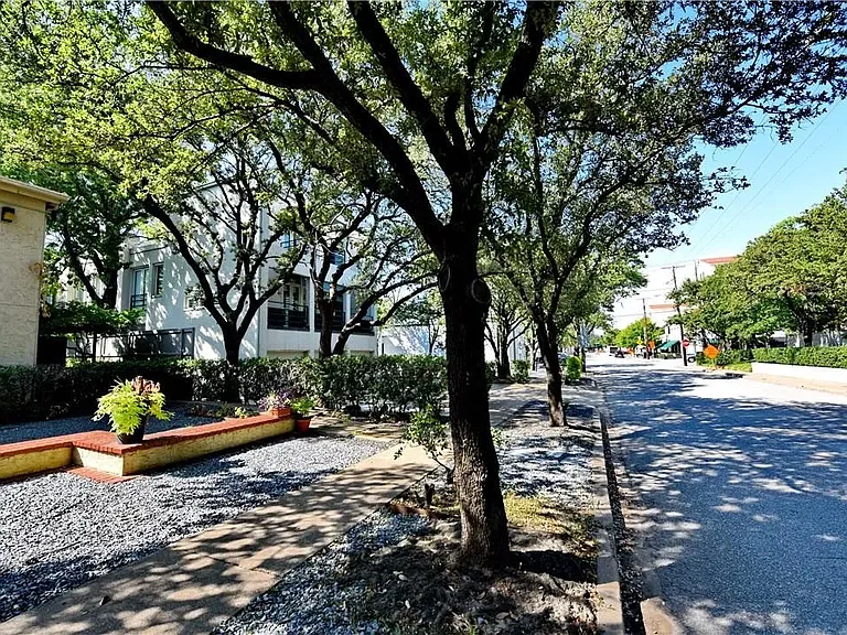 4431 Travis St #107 — Photo 14