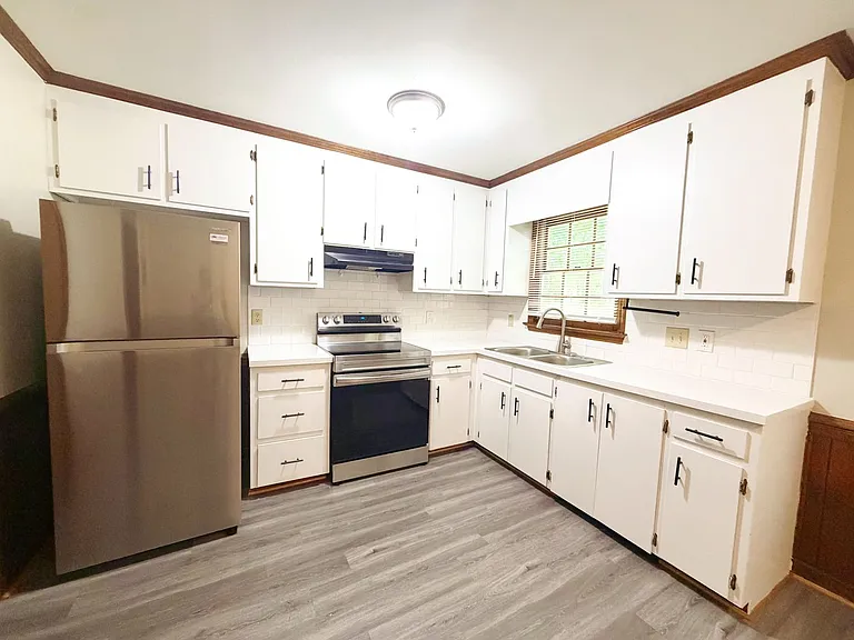433 Creekway Dr — Photo 4