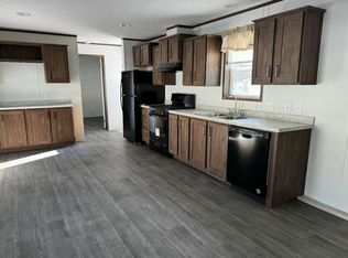 25 Cedarwood Dr, Limington, ME 04049