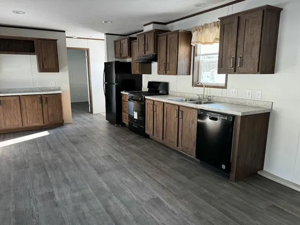 25 Cedarwood Drive, Limington, ME 04049