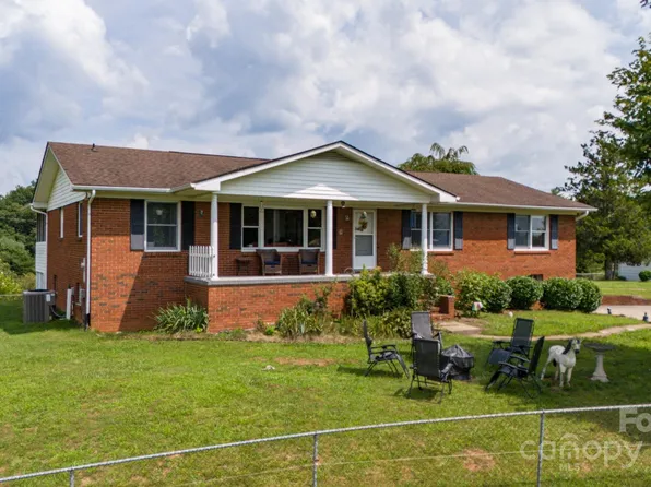95 Sheppard Branch Rd, Weaverville, NC 28787
