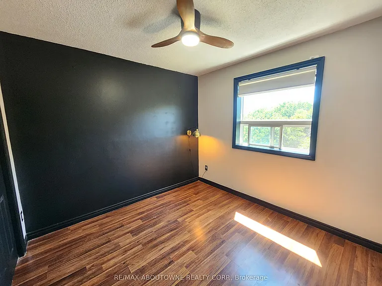 2373 King St E #51 — Photo 10