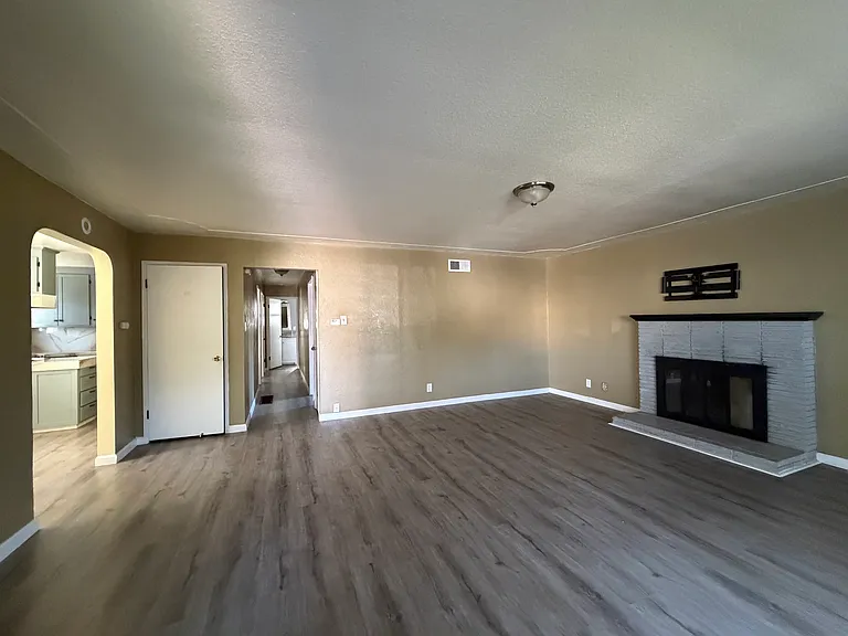 330 Sycamore Ave — Photo 12