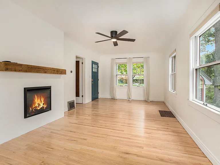 2520 Oakdale Dr — Photo 3