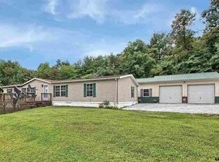 17 Locust Ln, Windsor, PA 17366