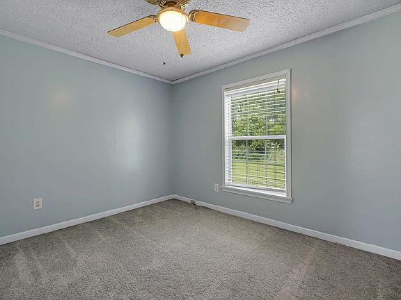 4th image of 13 Sparrow Ct