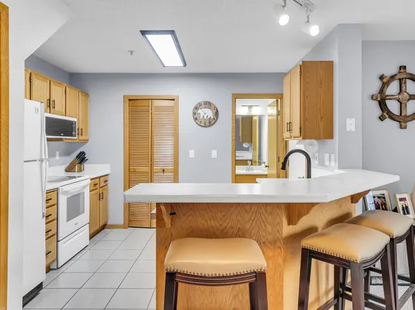 1257 Birch Ct #7, White Bear Lake, MN 55110