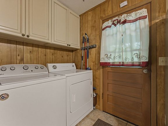 5th image of 520 Wheat Field Rd
