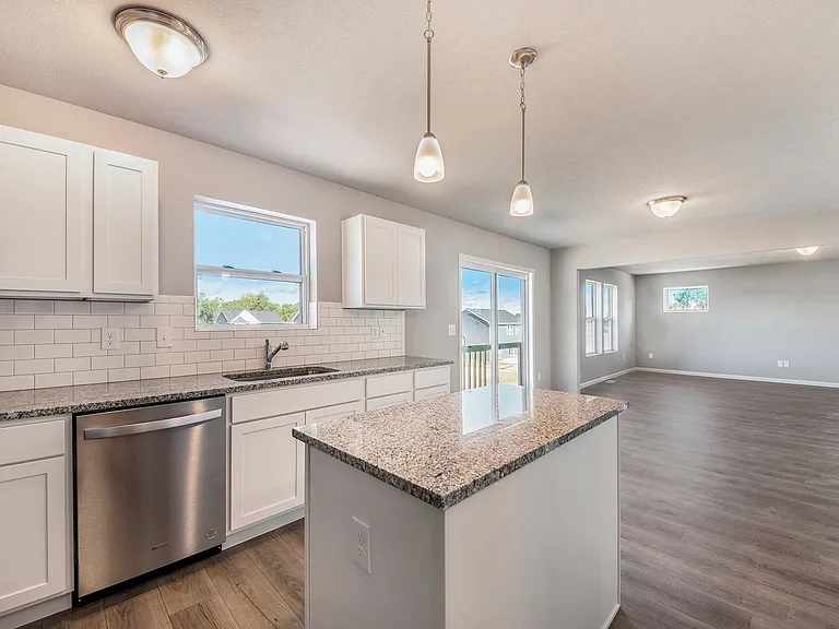 1625 Carolyn Dr — Photo 4