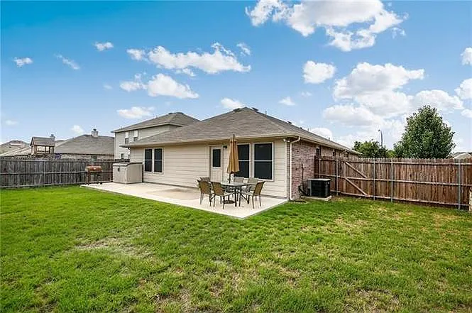 4501 Lacebark Ln — Photo 2