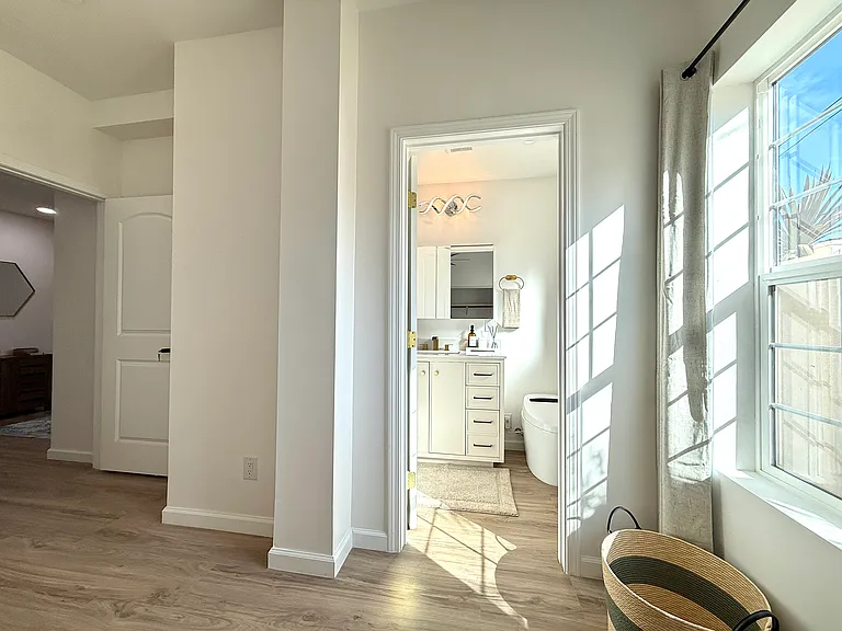 3229 S Sherbourne Dr — Photo 58
