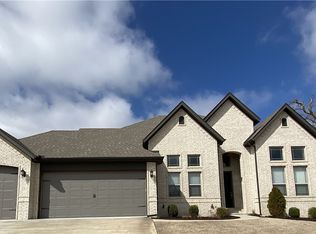 818 Valley Ln, Springdale, AR 72762