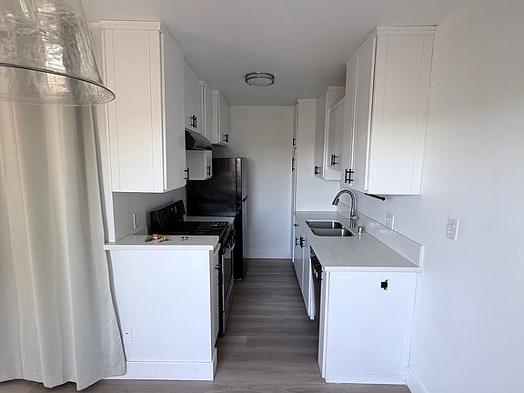 2nd image of 3444 Beethoven St APT 1