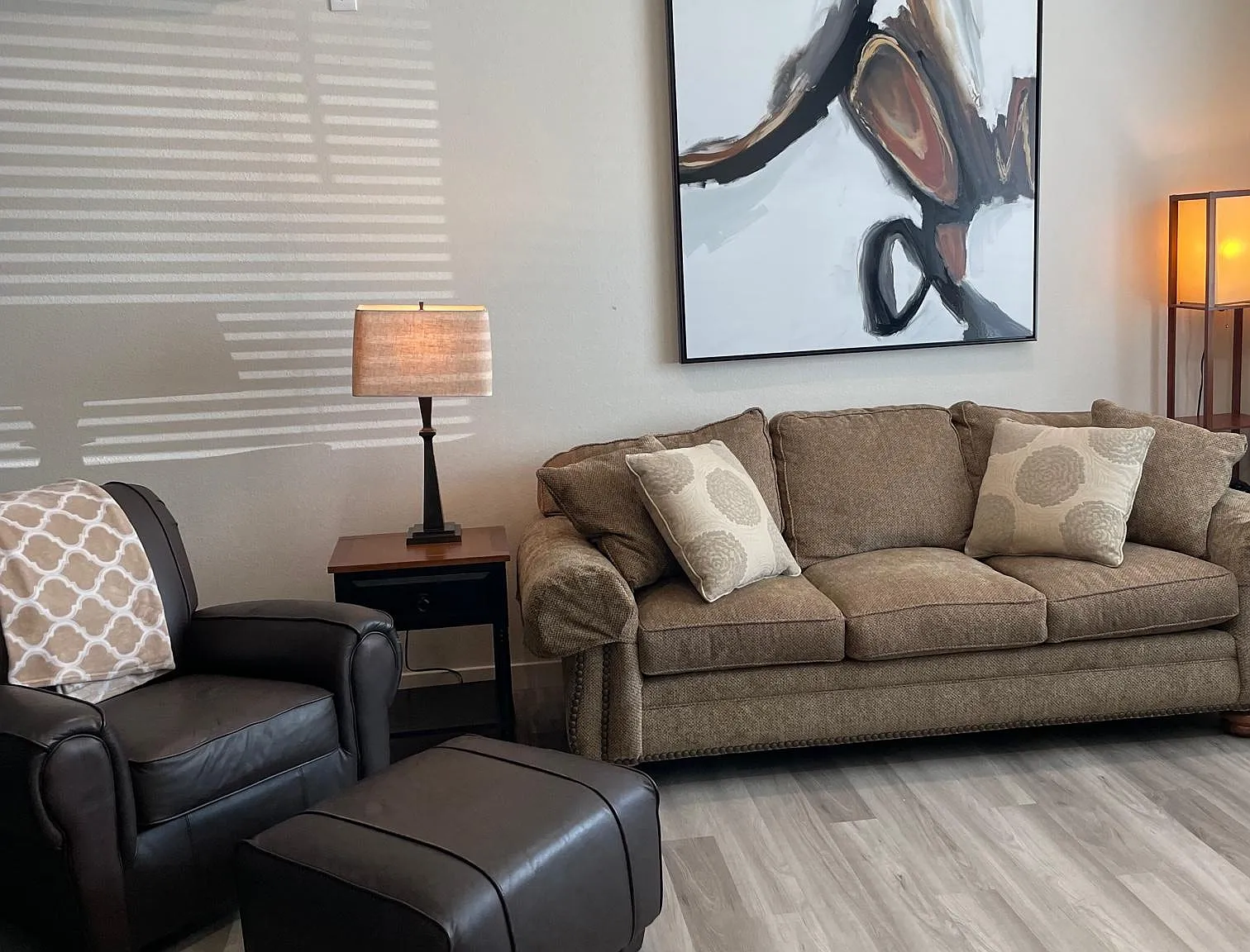 3 bed, 1200 sqft, $1,749 — Photo 2