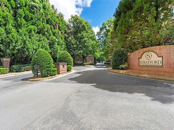 2nd image of 1301 Stratford Cmns