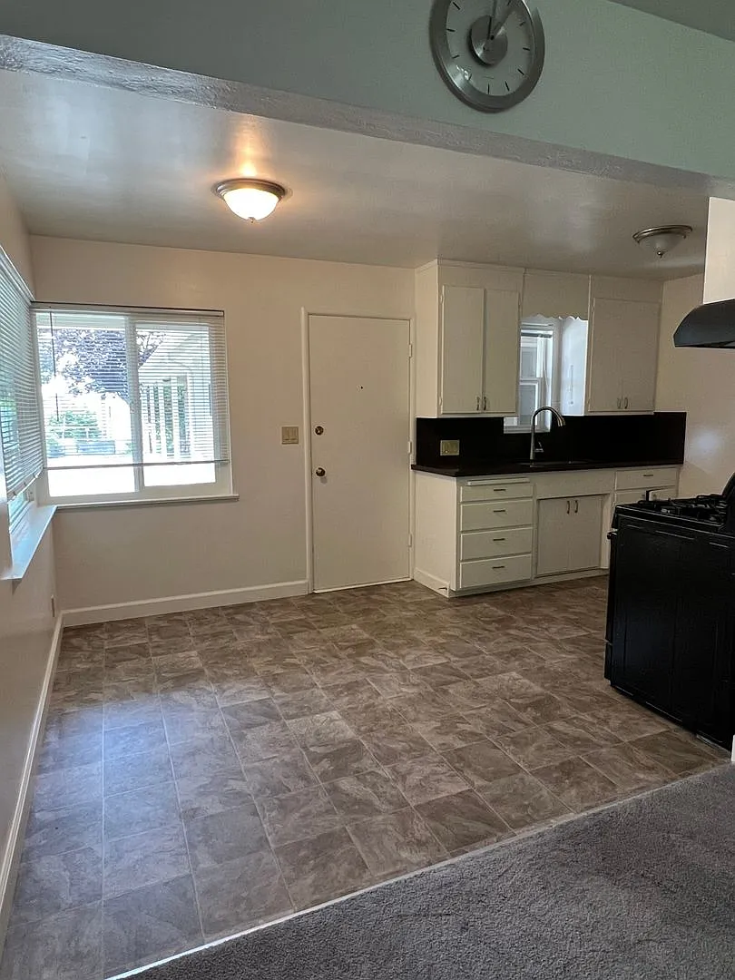 435 Ocean View Ave. — Photo 3