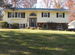 19 Eros Dr, Airmont, NY 10952