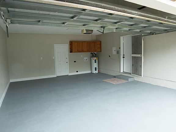 4th image of 1901 Conway Dr