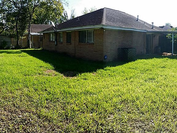 3rd image of 9606 Richmond Ave