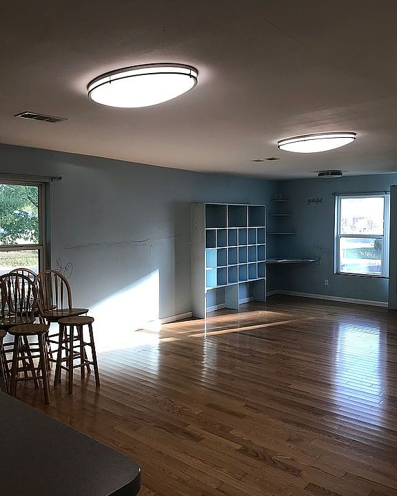 2207 Main St, Bastrop, TX 78602 Zillow