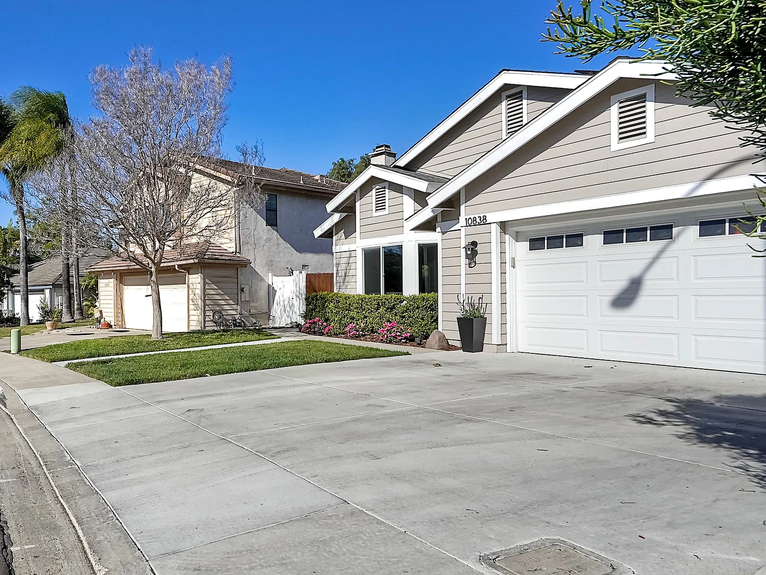 3 bed, 1632 sqft, $5,850 — Photo 2