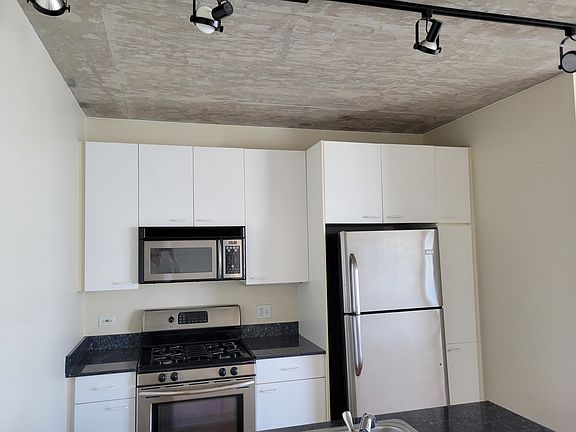 2nd image of 1845 S Michigan Ave Unit 1107