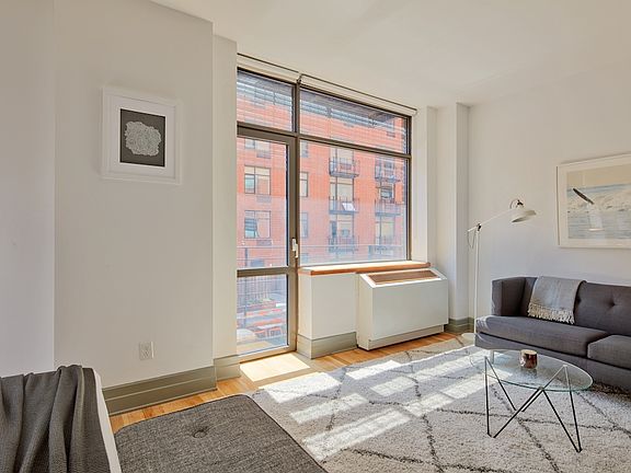 3rd image of 125 Court St APT 6SE