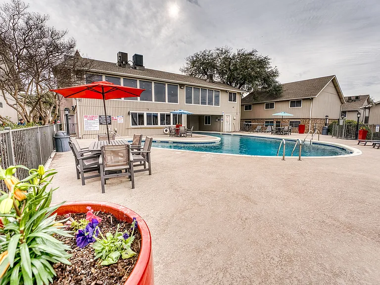 Juniper Springs Apartments — Photo 10