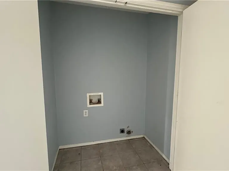 220 N Glasscock Blvd — Photo 9