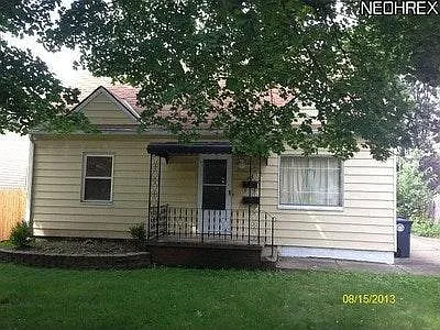 925 E Archwood Ave