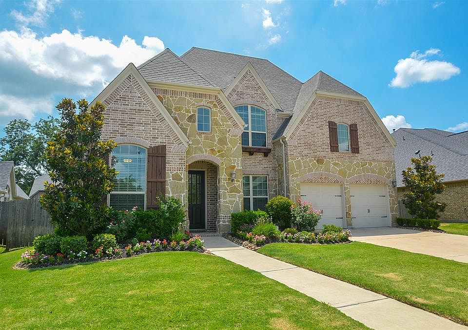 You will want to make this stunning Highland Home your own! This fabulous 5 bedroom plus 5 full bath home is located in the master planned and award winning community of Riverstone.